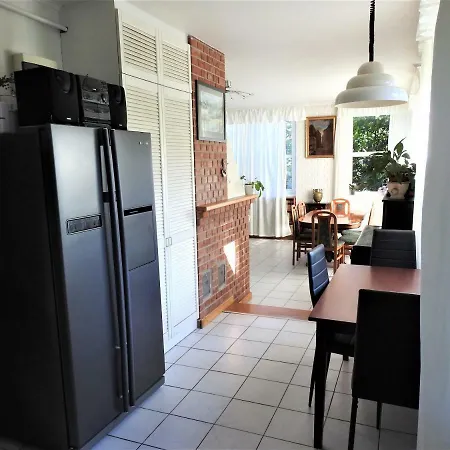 Semesterbostad Galeria Apartman *