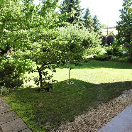 Semesterbostad Galeria Apartman *